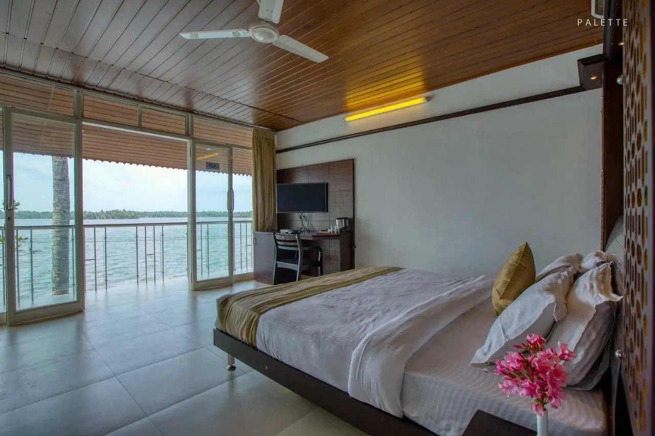Semesteranläggning (resort) Grand Ayur Island Hotell Perumbalam