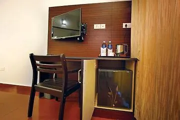 Resort Grand Ayur Island Hotel Perumbalam