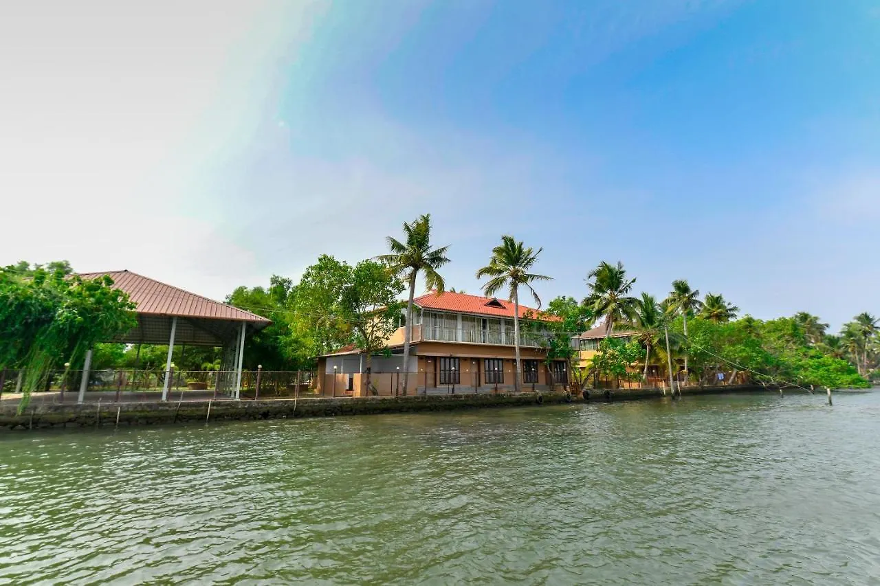 Grand Ayur Island Hotel Perumbalam