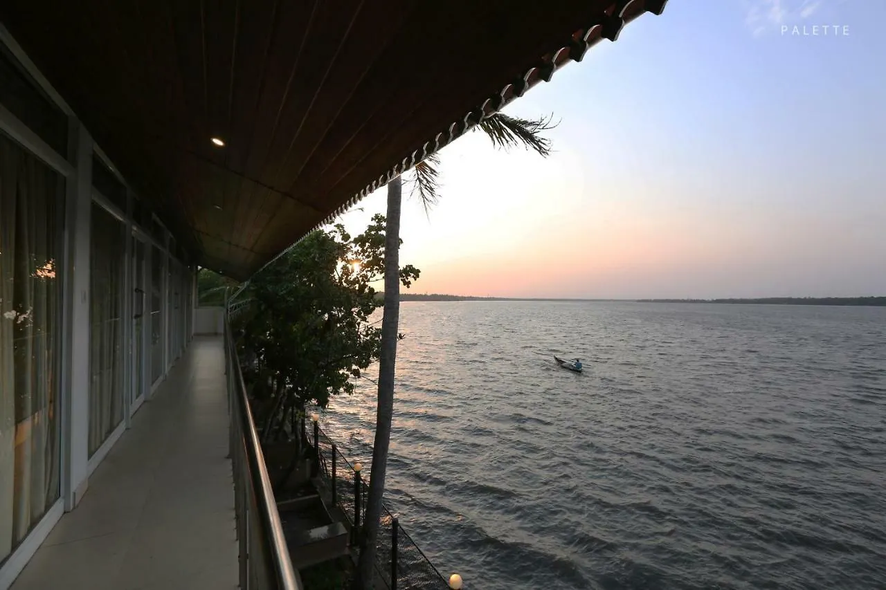 Grand Ayur Island Hotel Perumbalam