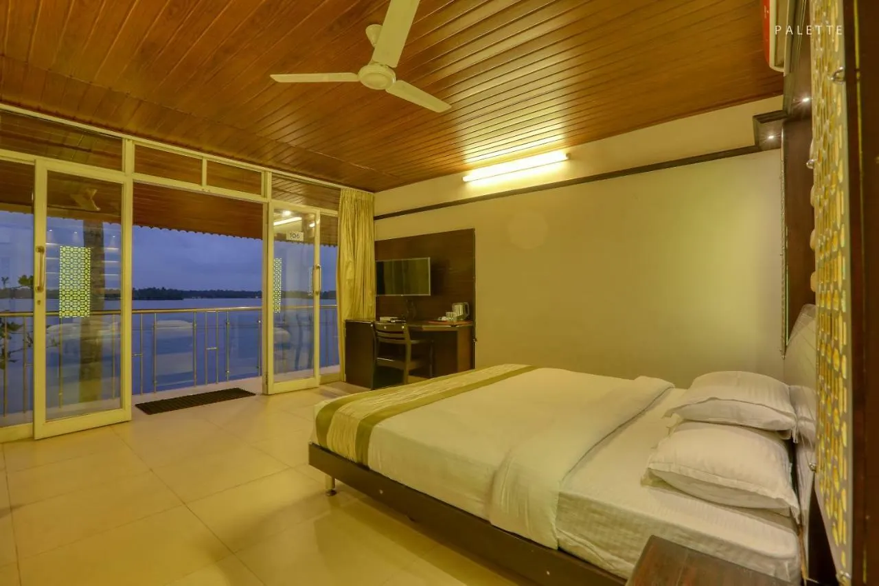 Grand Ayur Island Hotel Perumbalam Resort