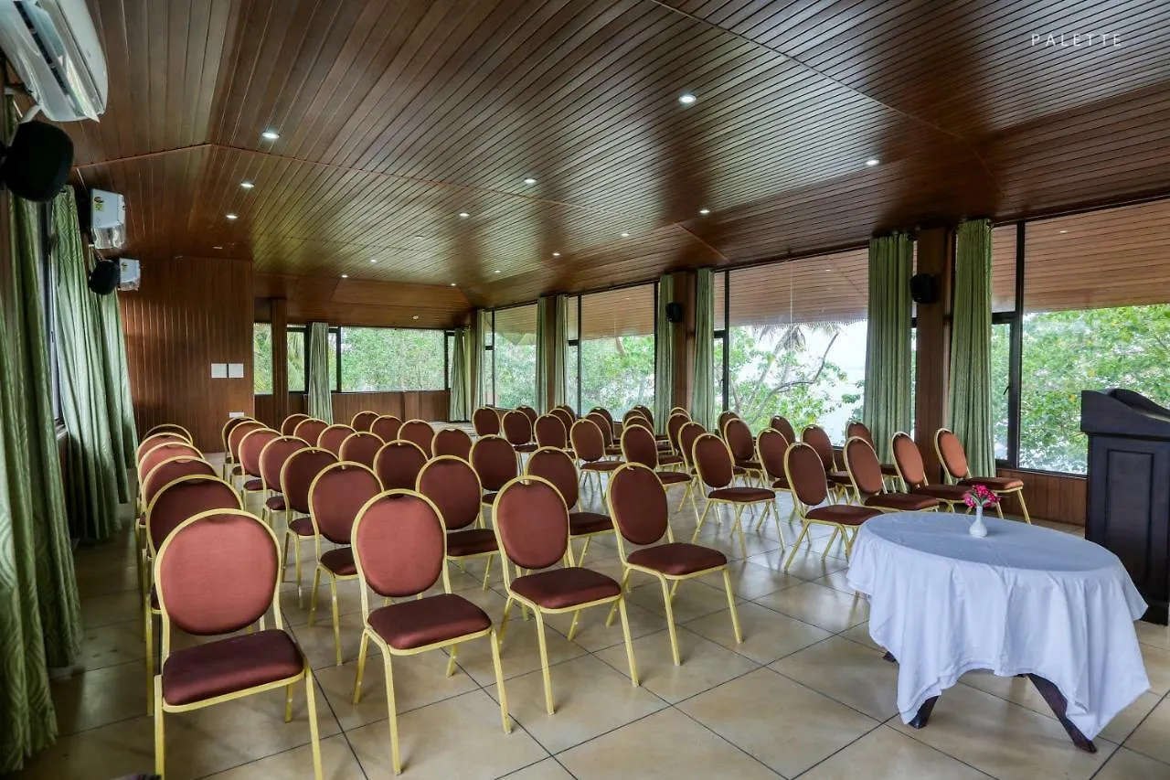 Grand Ayur Island Hotel Perumbalam 3*,
