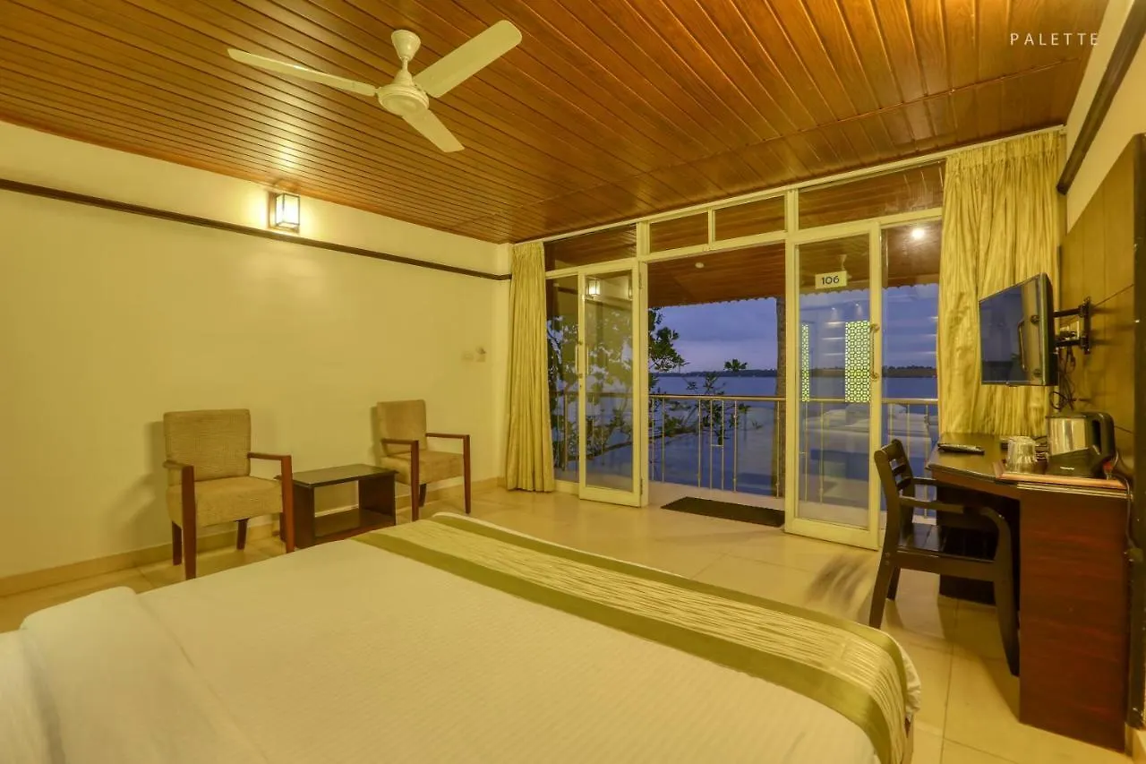 Grand Ayur Island Hotel Perumbalam 3*,  India