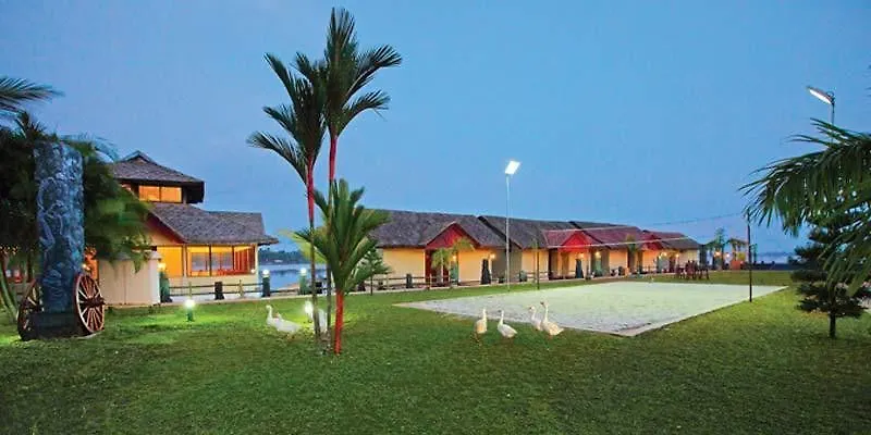 Grand Ayur Island Hotel Perumbalam 3*,  India