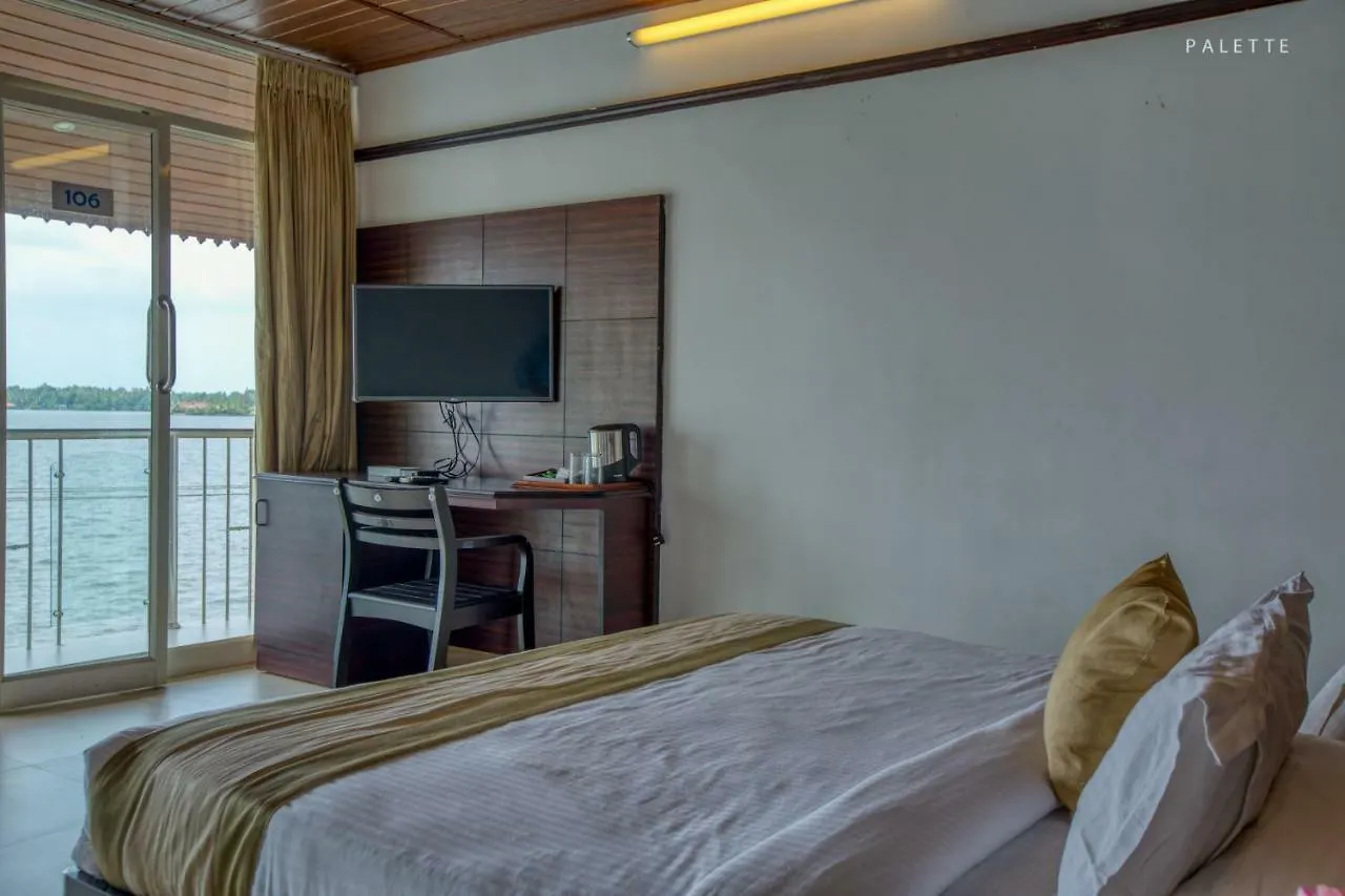 Grand Ayur Island Hotel Perumbalam Resort