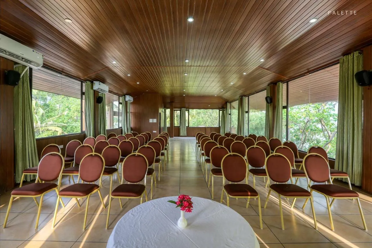 Grand Ayur Island Hotel Perumbalam Resort